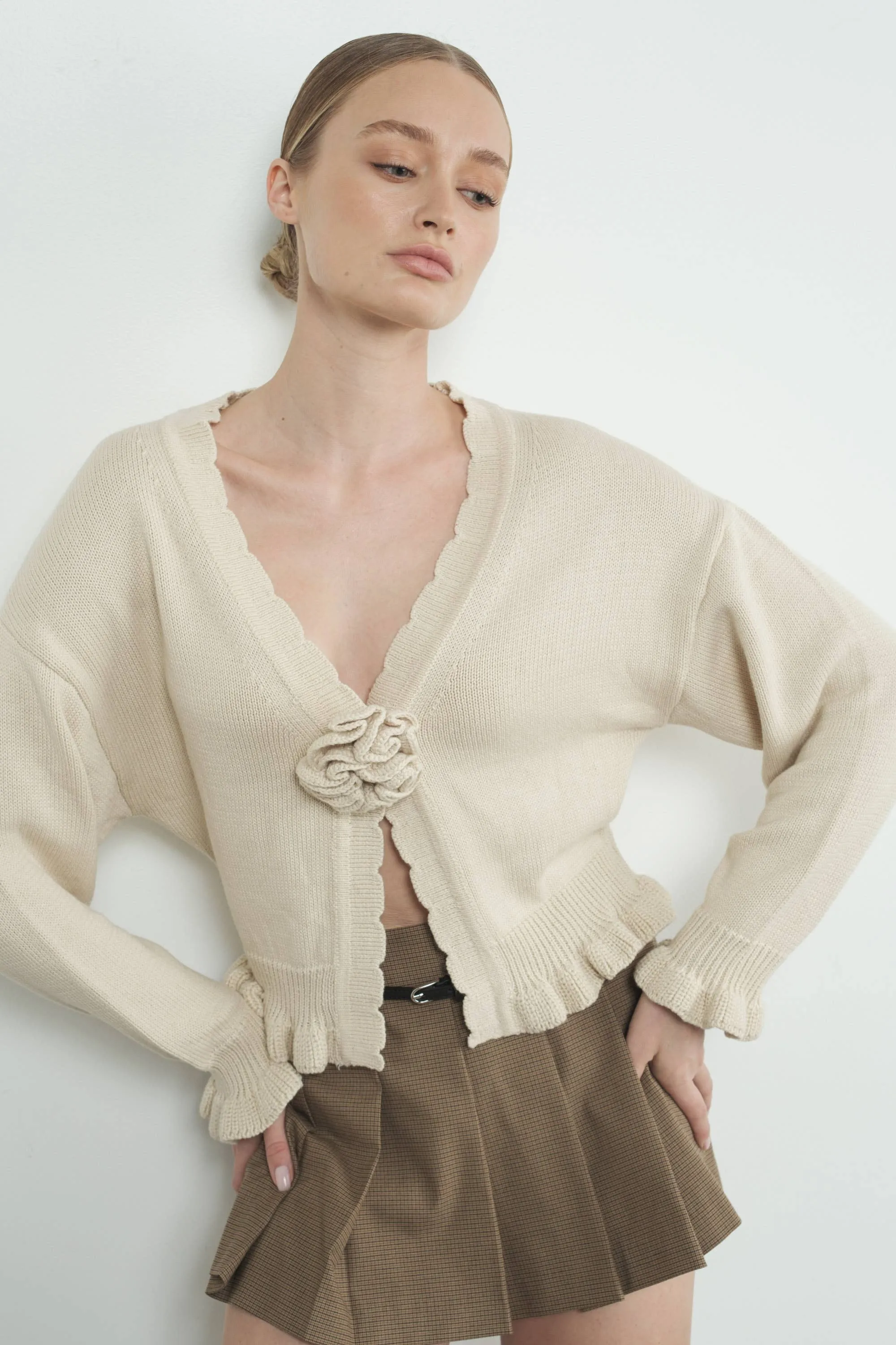 FLOWER RUFFLE CARDIGAN