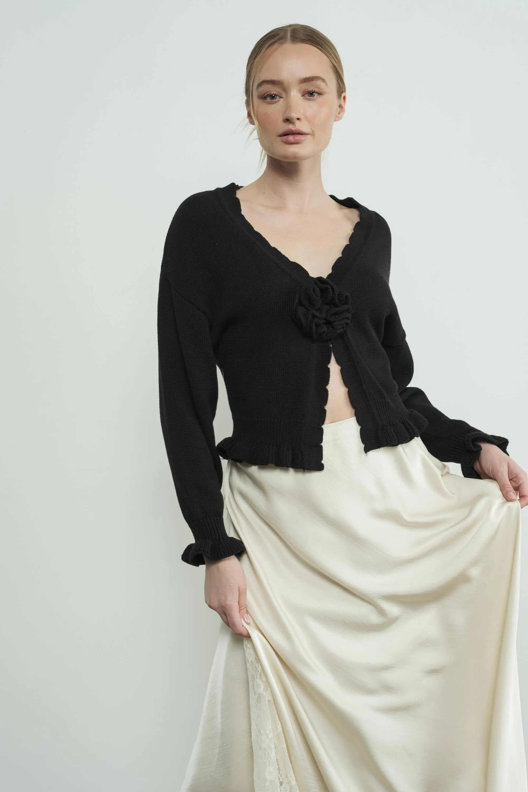 FLOWER RUFFLE CARDIGAN