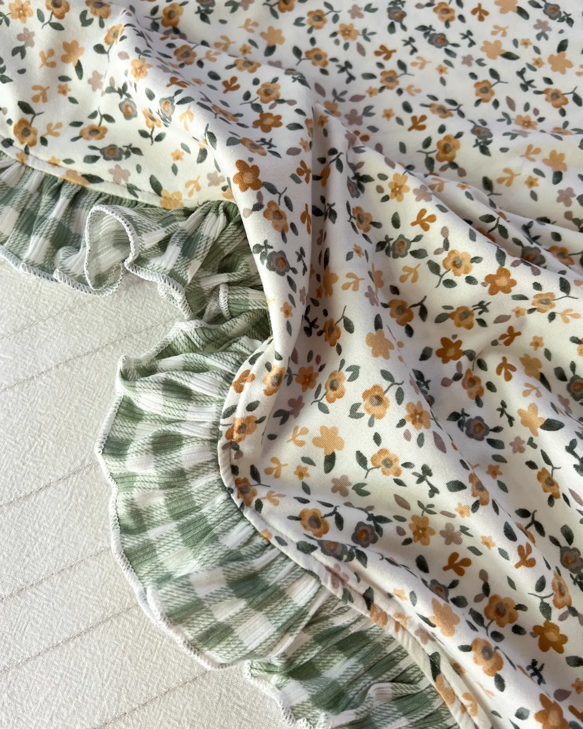 pick me / ruffle / baby
